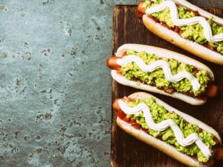 Día del Completo 2025: Chile Celebra su Icónico Platillo con Descuentos y Variedades Gastronómicas