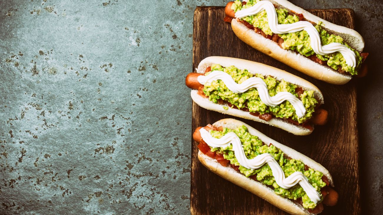Día del Completo 2025: Chile Celebra su Icónico Platillo con Descuentos y Variedades Gastronómicas