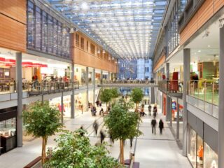 Malls y comercios abiertos este 21 de mayo en Chile: ¿Qué saber sobre el funcionamiento en feriado de las Glorias Navales 2025?
