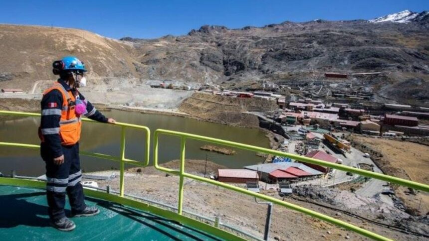 Minsur destina $1.6 millones en inversión social para exploraciones en América y fortalece inclusión femenina en la minería