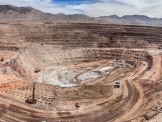 Smart Road en División Ministro Hales logra reducción del 16% en emisiones y optimiza uso de agua en operaciones mineras