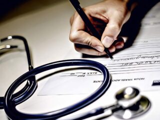 Evita el Rechazo de tu Licencia Médica: Conoce los Errores Más Comunes y Cómo Prevenirlos
