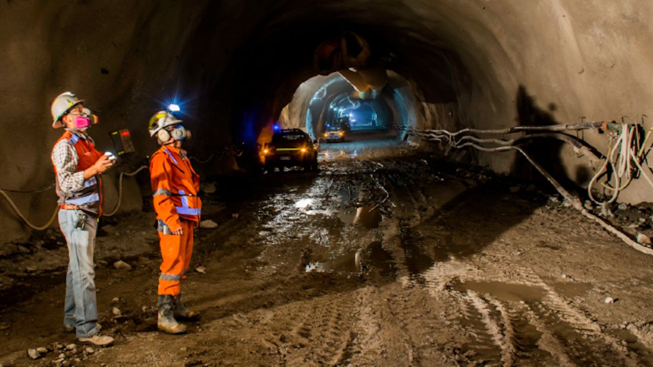 Codelco y Ennomotive Buscan Innovar en Minería: Nuevo Desafío para Aglomerar Polvo Mineral y Mejorar la Sostenibilidad