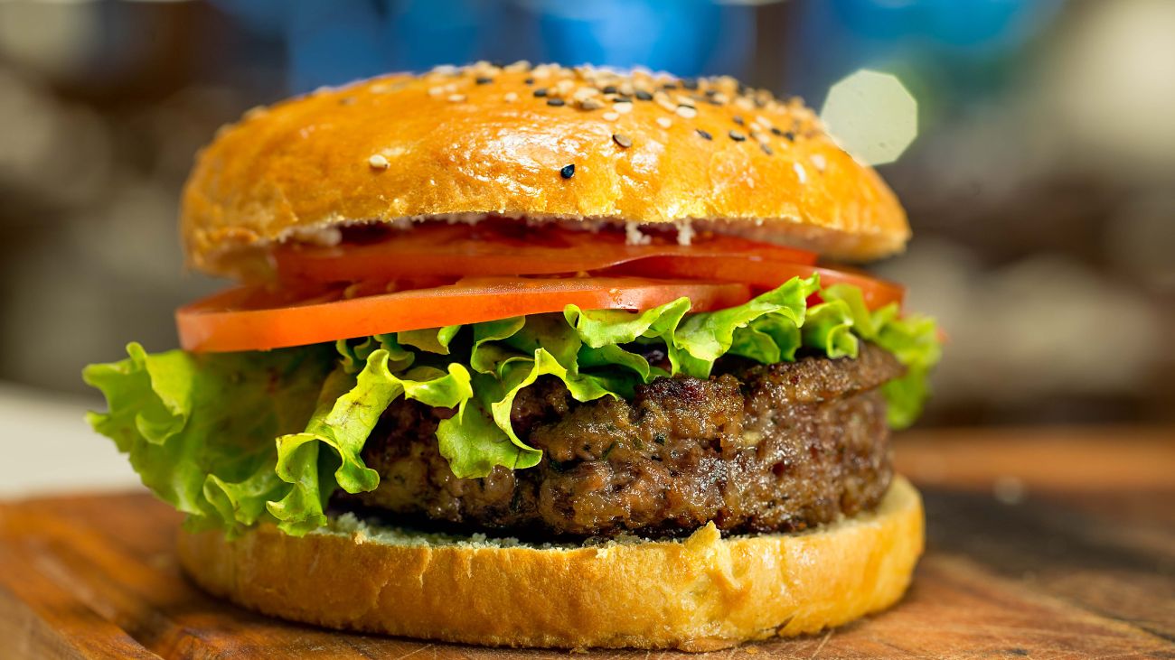 Celebra el Día de la Hamburguesa en Santiago: Descuentos de hasta 50% en McDonald’s, Burger King y más este 28 de mayo