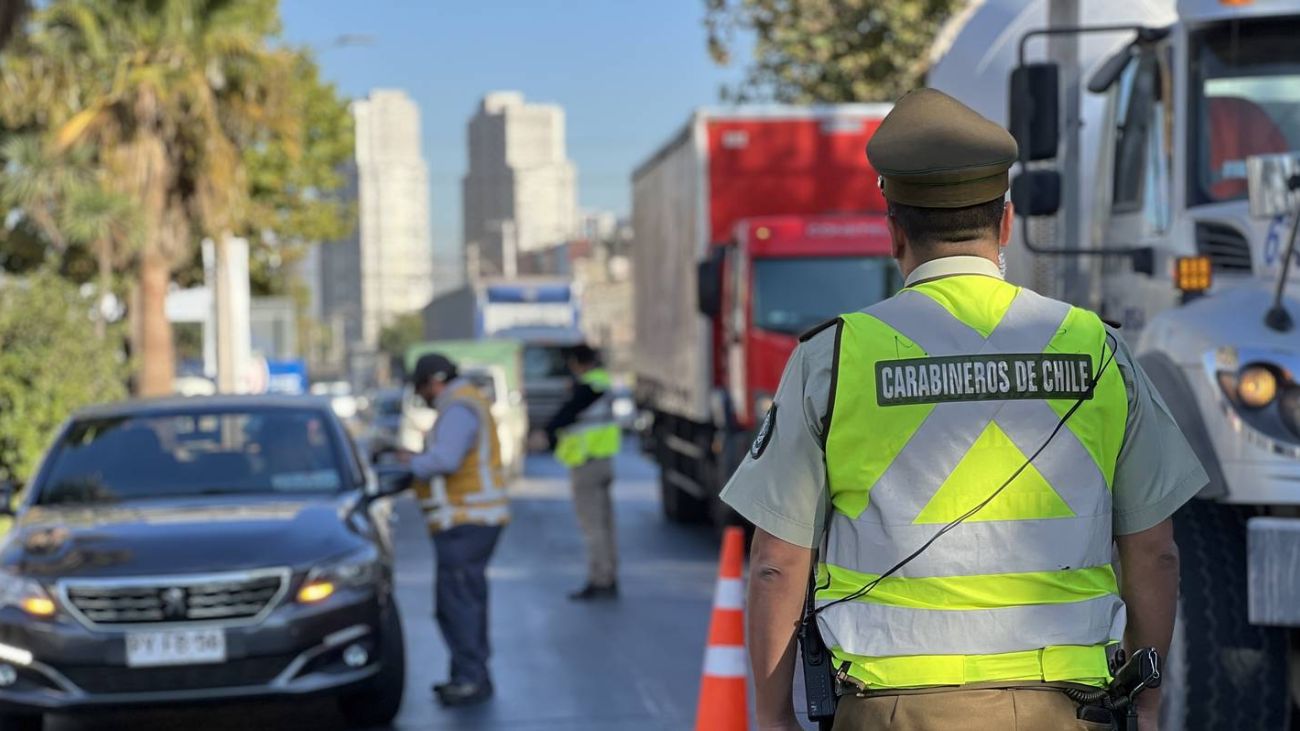 Restricción Vehicular 2025 en Santiago: Descubre Qué Autos No Pueden Circular Hoy