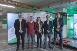 Copec Voltex y Tucar inauguran mega hub de carga eléctrica en Santiago: 106 nuevos puntos para vehículos eléctricos en Mall Arauco Estación