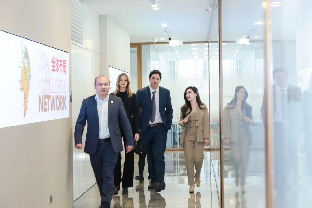 Apparcel Uriarte Abogados firma alianza con unos de los principales estudios de abogados de China Apparcel Uriarte Abogados firma alianza con unos de los principales estudios de abogados de China