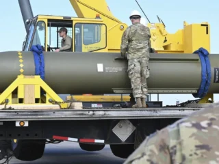 ¿Por Qué las Bombas Antibúnker de EE.UU. Son Clave para los Objetivos de Israel Contra Irán?