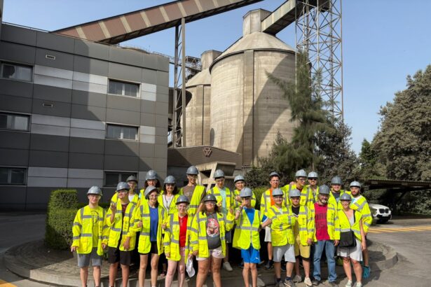 España: Flacema y Cementos Portland Valderrivas reciben al Colegio Molinos del Guadaíra para completar su compromiso de formar al alumnado sobre sostenibilidad y economía circular en la industria cementera 
