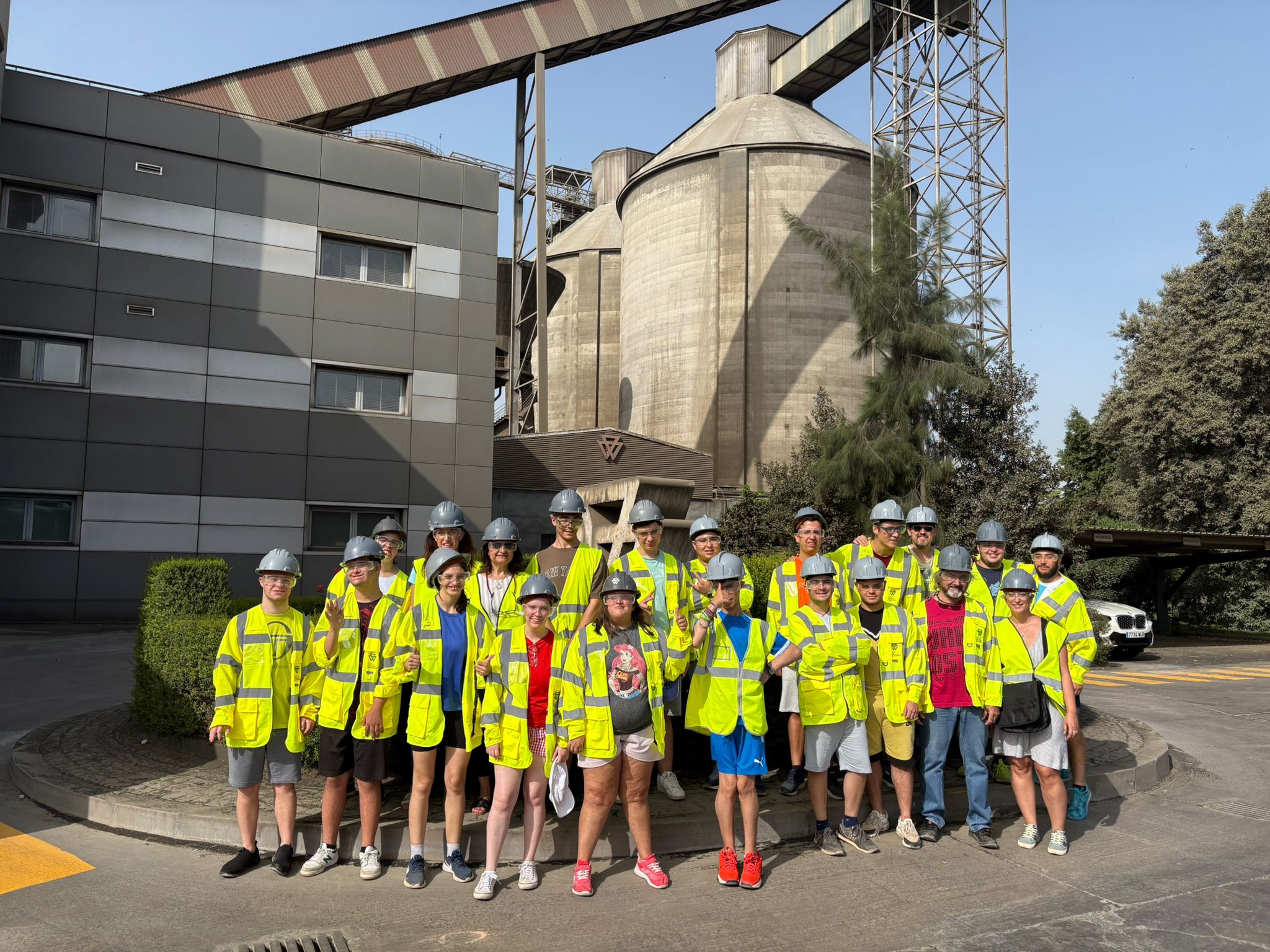 España: Flacema y Cementos Portland Valderrivas reciben al Colegio Molinos del Guadaíra para completar su compromiso de formar al alumnado sobre sostenibilidad y economía circular en la industria cementera