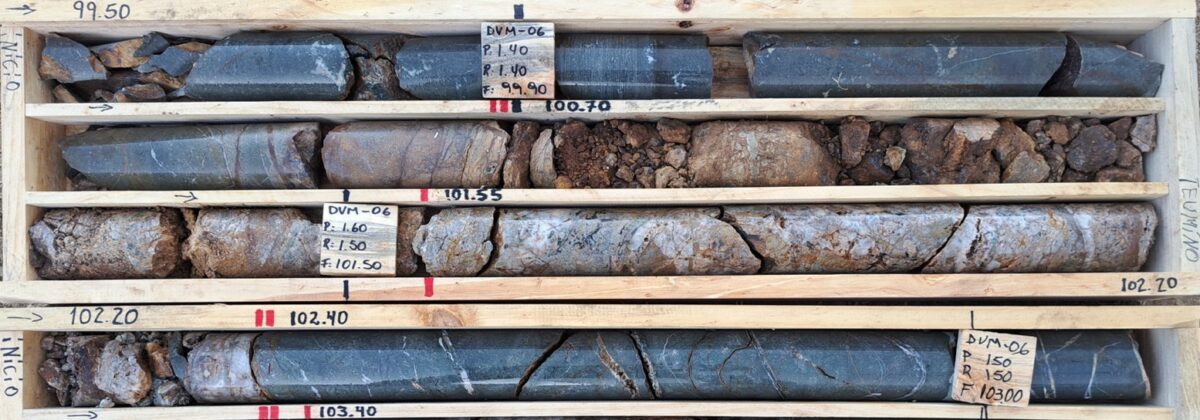 Vortex Metals confirma mineralización de cobre, plata y oro de perforación inicial en el proyecto Illapel en Chile Vortex Metals confirma mineralización de cobre, plata y oro de perforación inicial en el proyecto Illapel en Chile