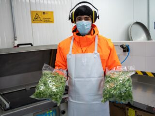 Estudiantes del Liceo de Pica integran su producción hortícola a la cadena de abastecimiento regional