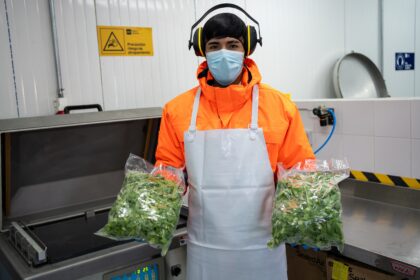 Estudiantes del Liceo de Pica integran su producción hortícola a la cadena de abastecimiento regional