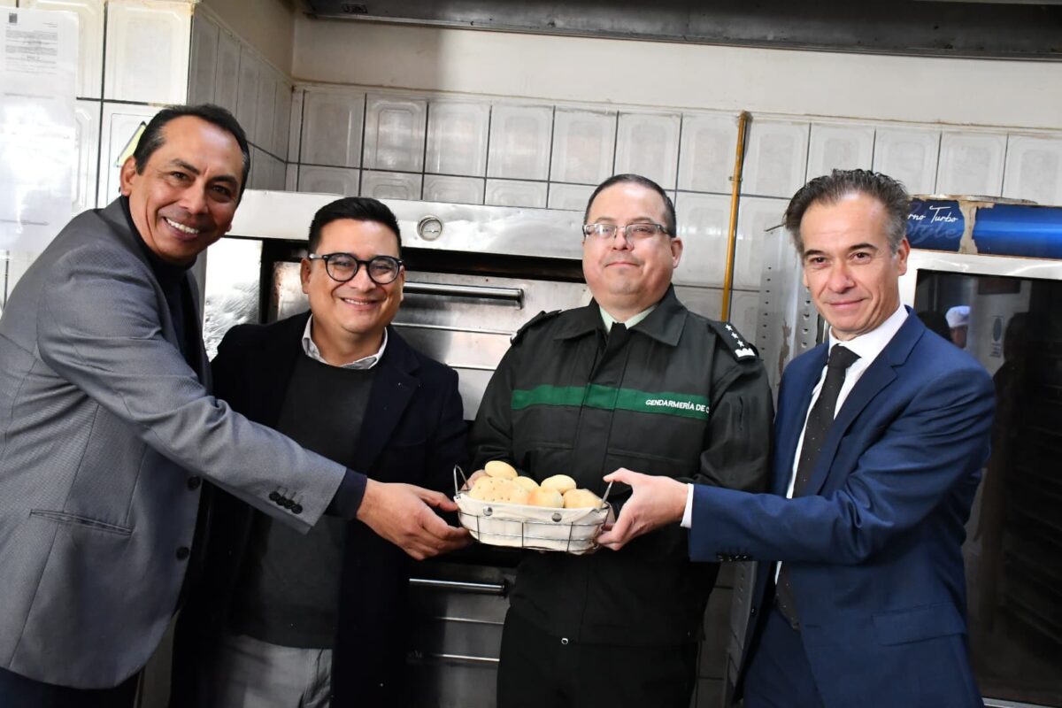 Convenio público-privado impulsa la reinserción social de internos a través de panadería penitenciaria en Copiapó Convenio público-privado impulsa la reinserción social de internos a través de panadería penitenciaria en Copiapó