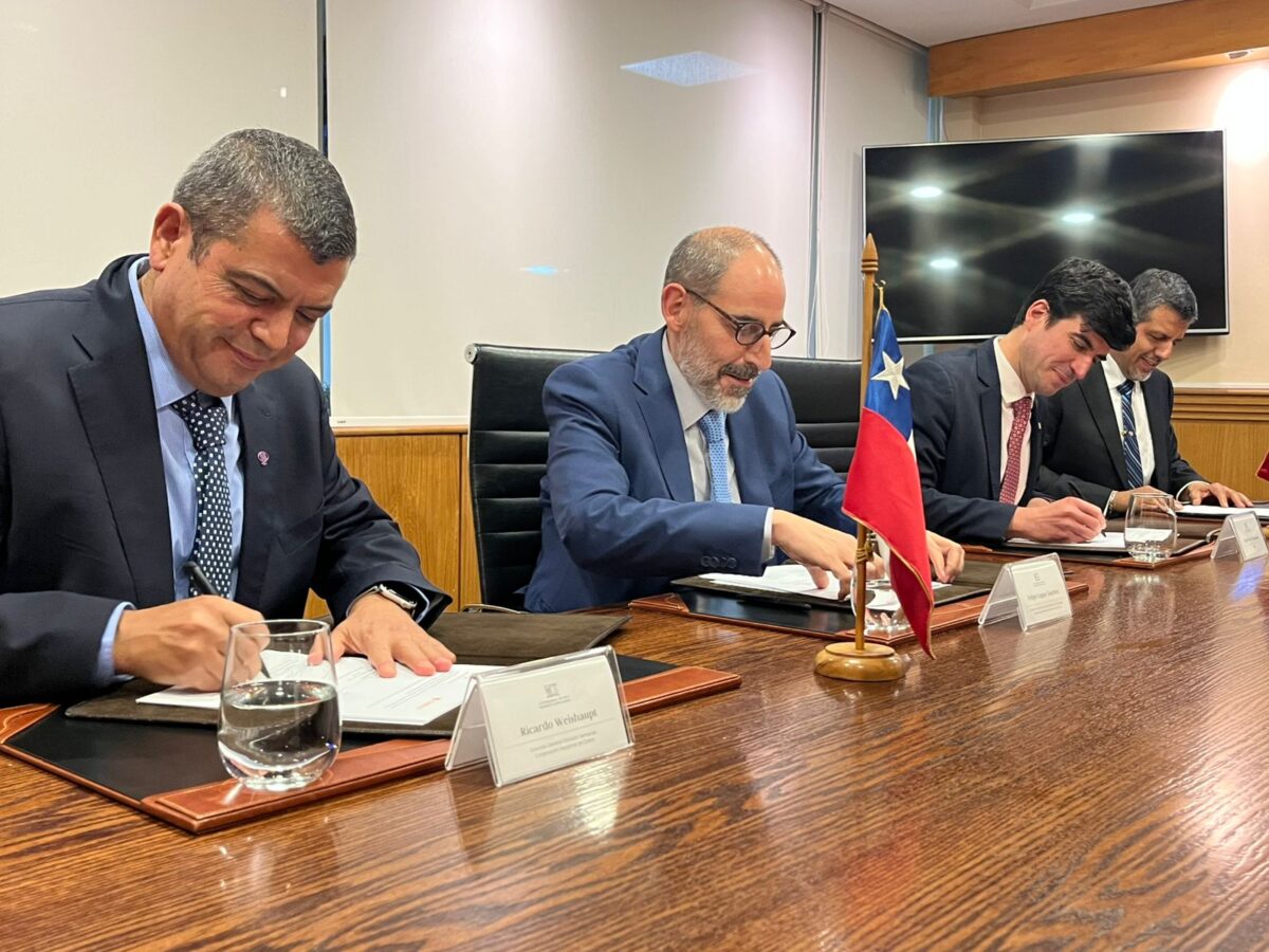 Codelco y Universidad Técnica Federico Santa María firman convenio de desarrollo tecnológico para abordar los desafíos estratégicos de la minería Codelco y Universidad Técnica Federico Santa María firman convenio de desarrollo tecnológico para abordar los desafíos estratégicos de la minería