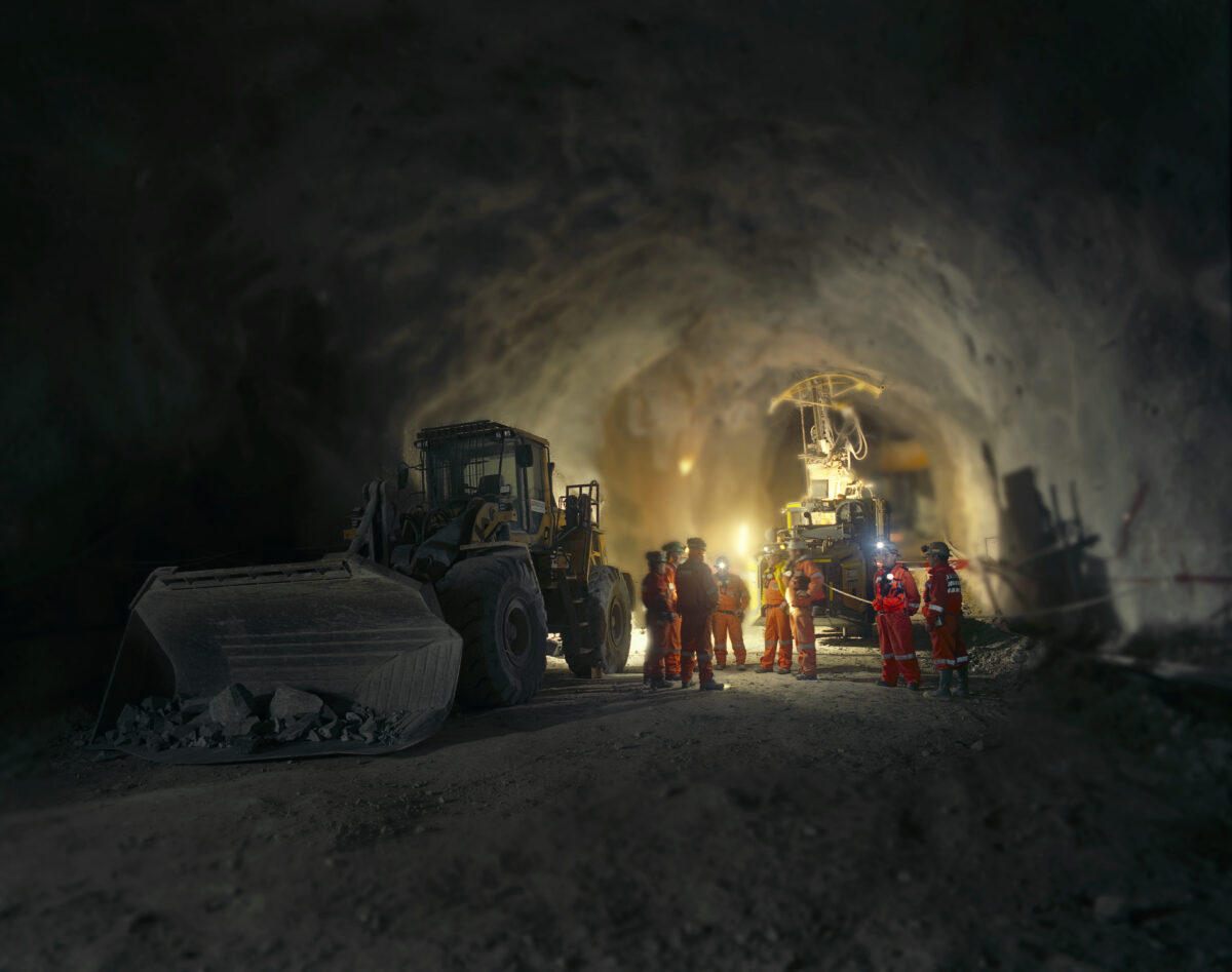 Codelco inaugura en El Teniente la Escuela de Minería de Altos Esfuerzos Codelco inaugura en El Teniente la Escuela de Minería de Altos Esfuerzos