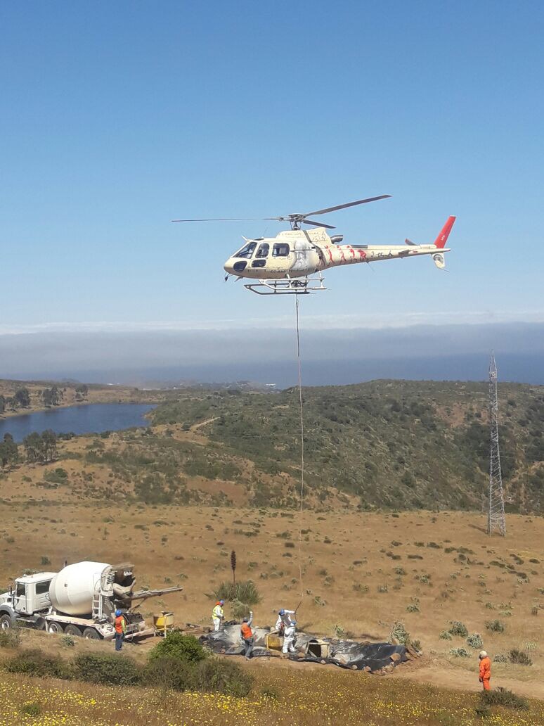 Helicópteros: aliados estratégicos y eficientes en la construcción de redes eléctricas en zonas de difícil acceso  