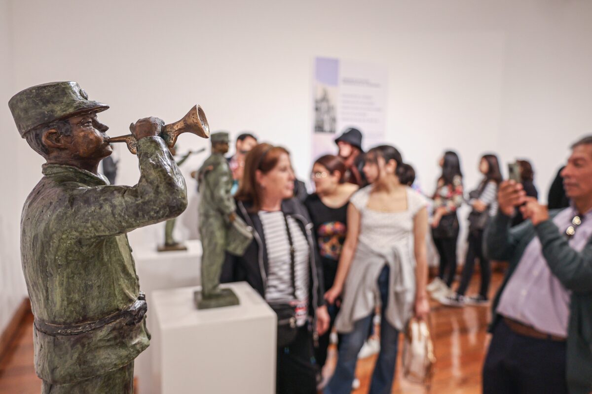 Sala de Arte Casa Collahuasi recibe casi 8 mil visitantes con exposición “Grandes Personajes de Nuestra Historia Naval”