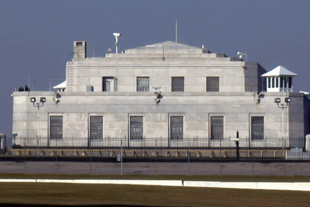 EE.UU.: Legisladores presionan para auditar oro de Fort Knox y garantizar transparencia