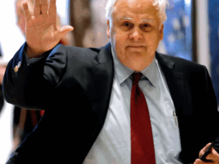 Homenaje a Frederick Smith, visionario fundador de FedEx