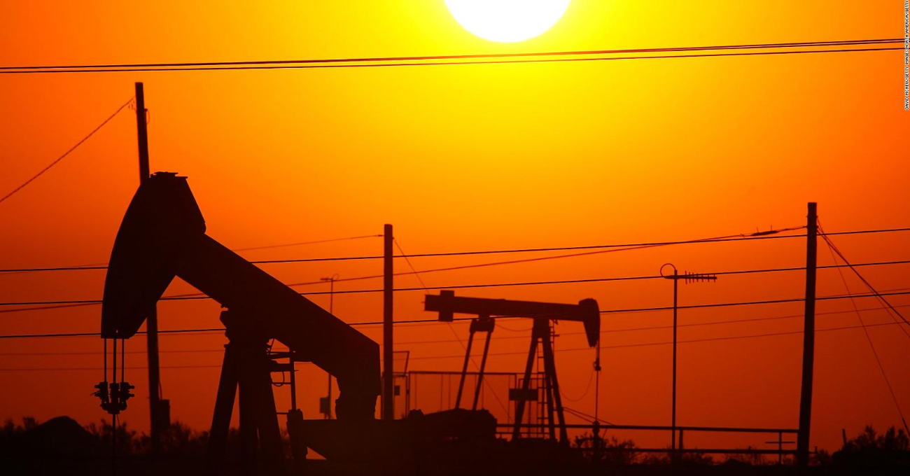Petróleo cae un 4% tras ataques de Irán a bases de EE.UU.