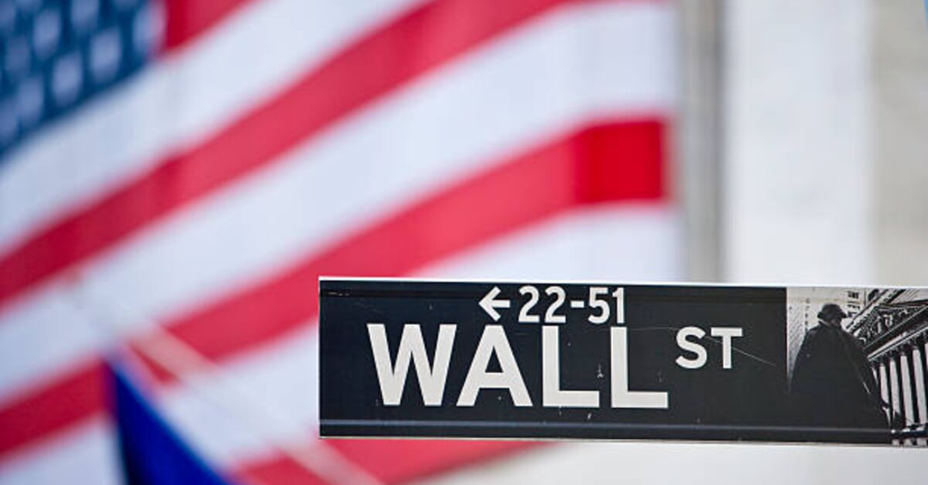Wall Street sube con esperanzas de recortes de tasas pese a Oriente Medio