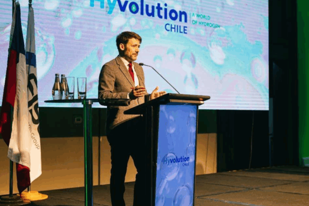 Ministro Pardow lidera Hyvolution: camino hacia economía sostenible en Chile