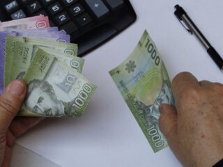 Sueldo mínimo sube a $529.000: conoce los nuevos montos y bonos asociados
