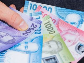 Beneficio de $73 mil automático para mayores de 24 años en Chile