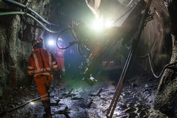 Imacec de abril sorprende al alza y consolida recuperación económica con crecimiento de 2,5%