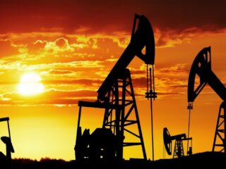 Alza en combustibles: conflicto en Medio Oriente podría disparar la bencina en Chile