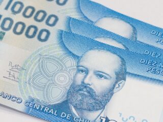 Sueldo mínimo subirá en dos etapas: revisa las fechas y montos del reajuste