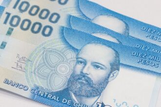 Sueldo mínimo subirá en dos etapas: revisa las fechas y montos del reajuste