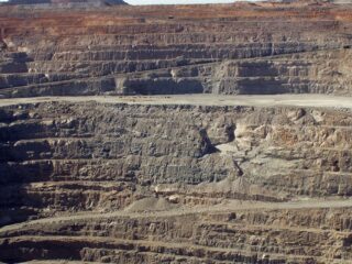 China descubre la mayor mina de oro del mundo: hallazgo en Hunan afianza su liderazgo global