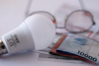 Hasta $81.000 para pagar la luz: el subsidio que alivia el bolsillo de las familias más vulnerables