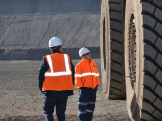¿Cómo usar ChatGPT para encontrar trabajo en la minería chilena de cobre y litio?
