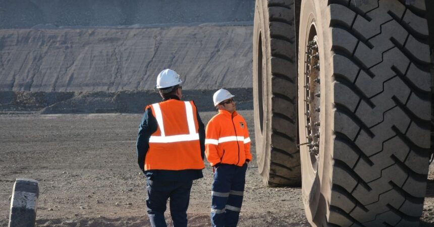 ¿Cómo usar ChatGPT para encontrar trabajo en la minería chilena de cobre y litio?
