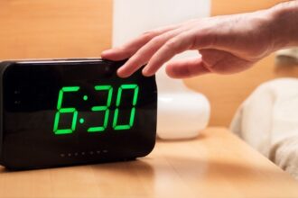 Cambio de hora en Chile 2025: ¿Cuándo adelantar los relojes para el horario de verano?
