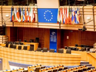 Líderes de Europa piden a Irán evitar escalada en su programa nuclear