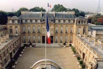 Macron y Pezeshkian discuten sobre EE. UU. y la paz diplomática