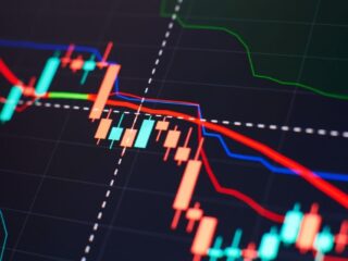 Futuros bursátiles de EE. UU. caen por tensiones con Irán: Impacto global