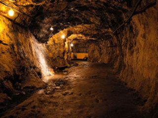 El oro bajo tierra: así se extrae el metal más codiciado desde 4.5 km de profundidad
