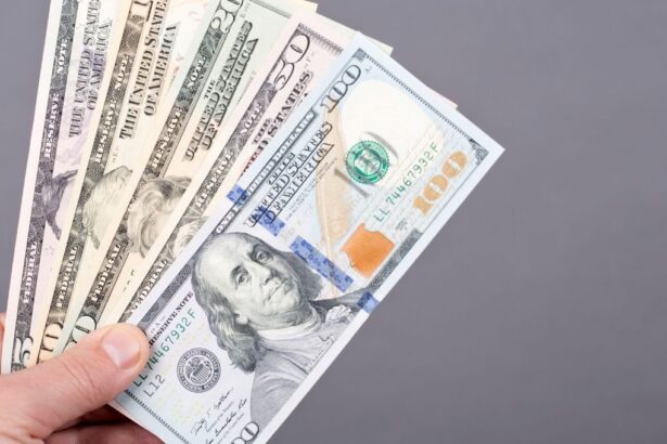 El dólar sufre su mayor baja en tres semanas tras alto al fuego entre Irán e Israel