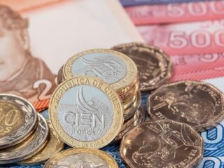 Nueva moneda de $100 conmemora los 100 años del Banco Central de Chile