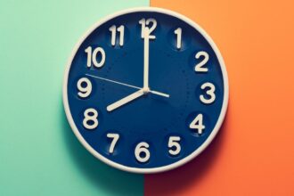 Cambio de hora en Chile 2025: cuándo adelantar los relojes