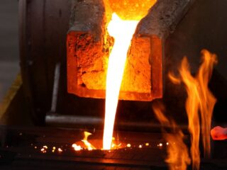 La producción industrial impulsa la economía: el sector manufacturero y minero en auge