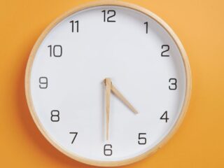 Chile adelanta los relojes: confirman fecha oficial del próximo cambio de hora 2025