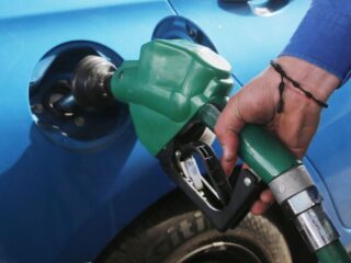 GLP cae con fuerza y bencinas bajan levemente: Así quedarán los precios desde este jueves