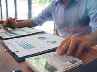 Cómo Maximizar tu Devolución de Impuestos: Claves para Entender la Retención del 10% en Boletas de Honorarios en Chile