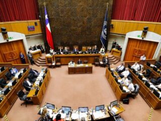 Senado debate endurecer sanciones a eléctricas tras cortes: propuesta de duplicar multas busca mejorar servicio